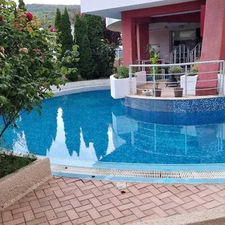 бутикови студиа брита *