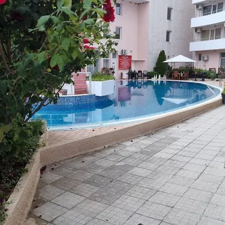 бутикови студиа брита クラネヴォ